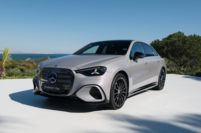 У Mercedes-Benz C-Class electric появилась версия попроще и подешевле